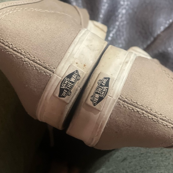 Vans - Picture 4 of 7